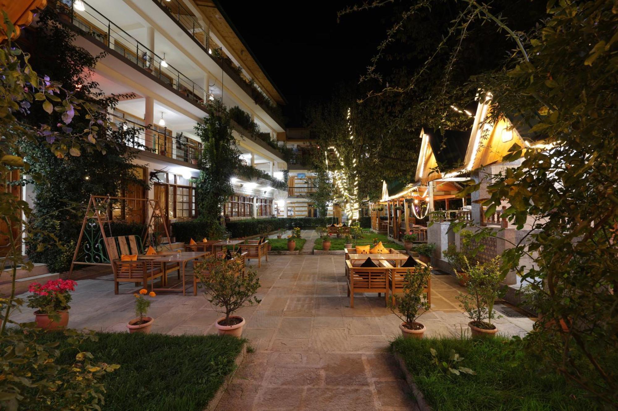 Hotel Hide-in Old 2*